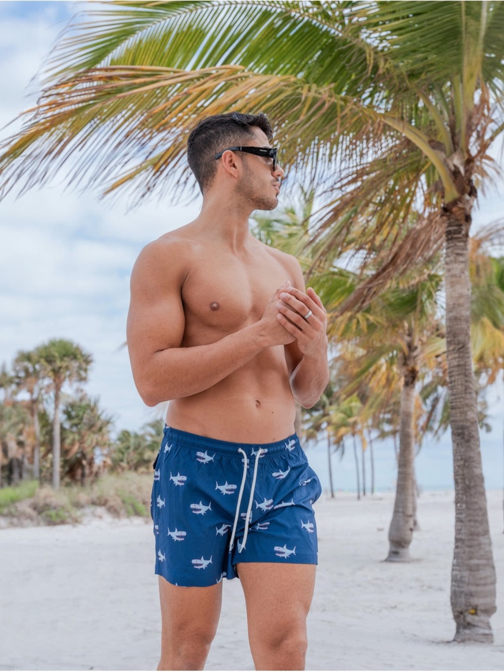 NWT Bermies SHARK ALLEY 4" INSEAM SWIM TRUNKS sz:small